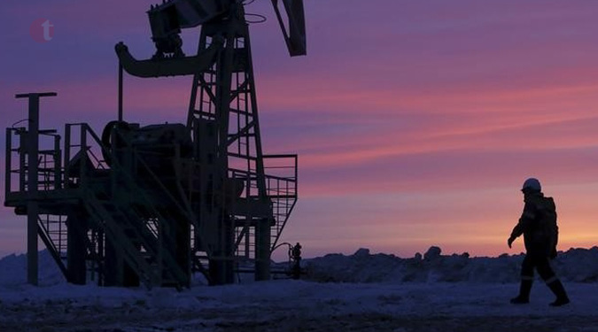 Crude oil futures fall 1.55%, hurt by weak global cues