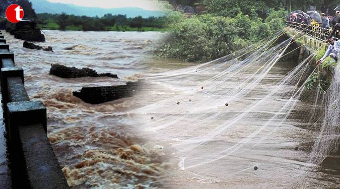 Bridge Collapse: 26 bodies found, Search operation continue