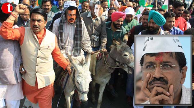 Clash in AAP workers to accuses Kejriwal of selling tickets in Punjab