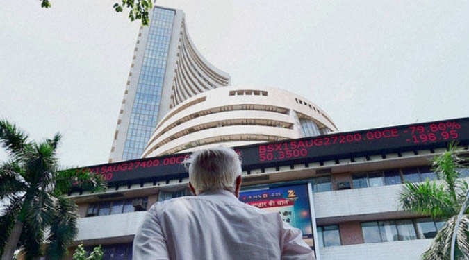Sensex dips 224 pts, Nifty below 8,600 on US rate hike concerns