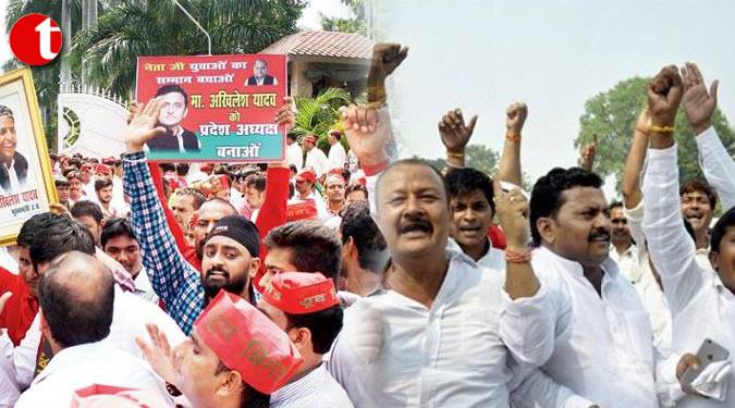 Supporters of rival SP factions clashed outside Party HQ