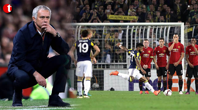 Mourinho's woes continue as Manchester United lose again