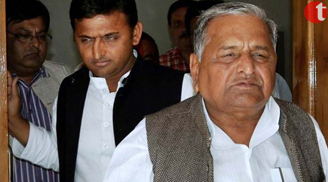 अखिलेश  का सपा सफाई अभियान पूरा…पर समाजवाद की पीठ में छुरा किसने मारा!!!
