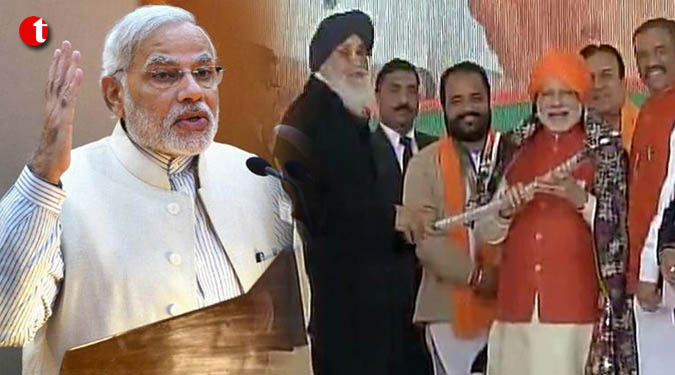 कांग्रेस पर बरसे मोदी, बताया डूबी नाव