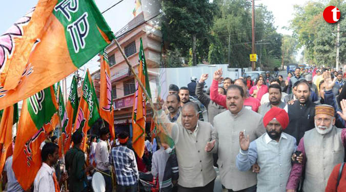 टिकट न मिलने से नाराज़ कार्यकर्ताओं ने बीजेपी उत्तराखंड ऑफिस में हंगामा किया