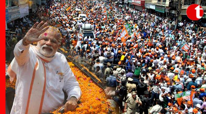 अंतिम फेज के चुनाव के प्रचार के लिए प्रधानमंत्री वाराणसी पहुंचे, किया रोड शो