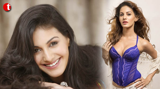 Trying to find balance between Bollywood, South: Amyra Dastur