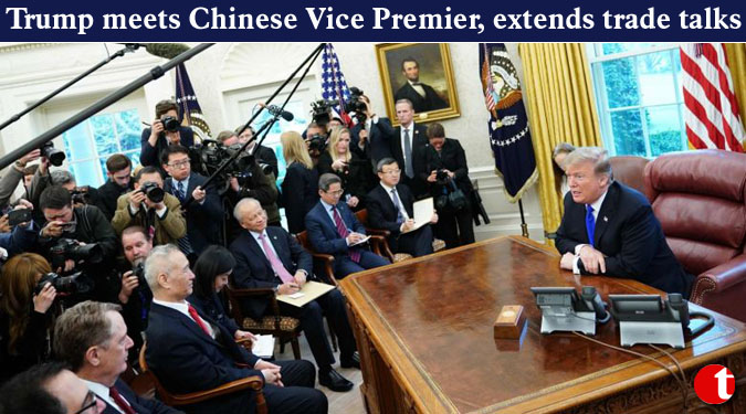 Trump meets Chinese Vice Premier, extends trade talks