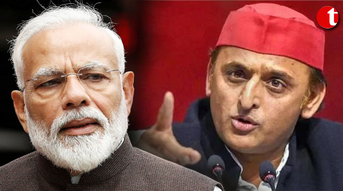 श्रमिकों से टिकट के पैसे लेने पर केंद्र सरकार पर बरसे अखिलेश