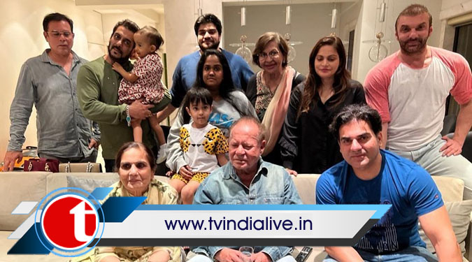 Salman's birthday wish for 'dad' Salim Khan is packed with family love