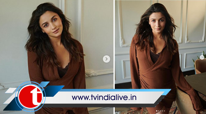 Alia Bhatt flaunts her baby bump in new set of social media pics