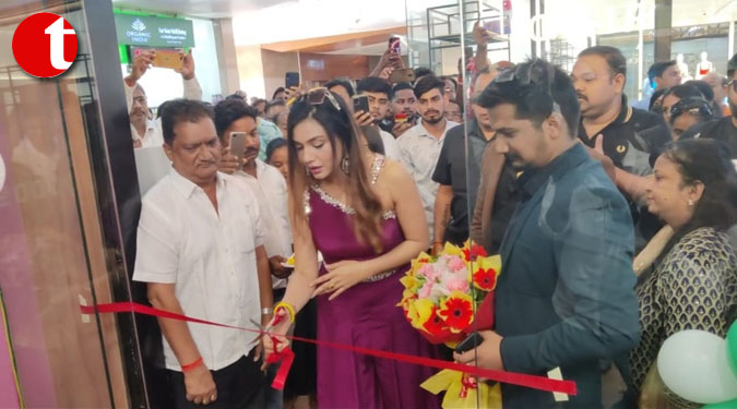 Singh Singha and Prateek Sachdeva's women friendly liquor stores in Lucknow