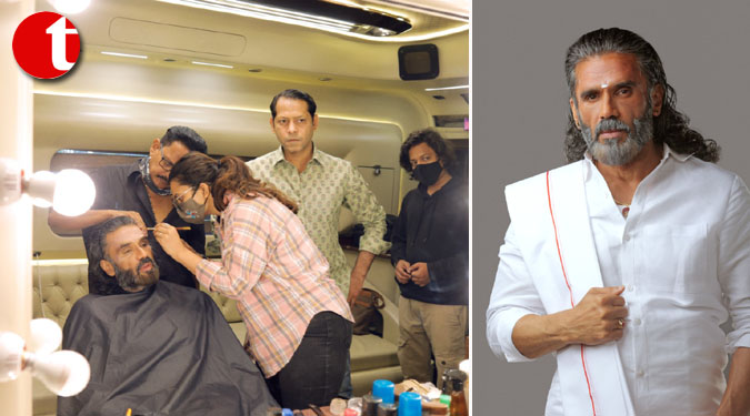 Suniel Shetty ages himself to look like the formidable Thalaivan in Dharavi Bank