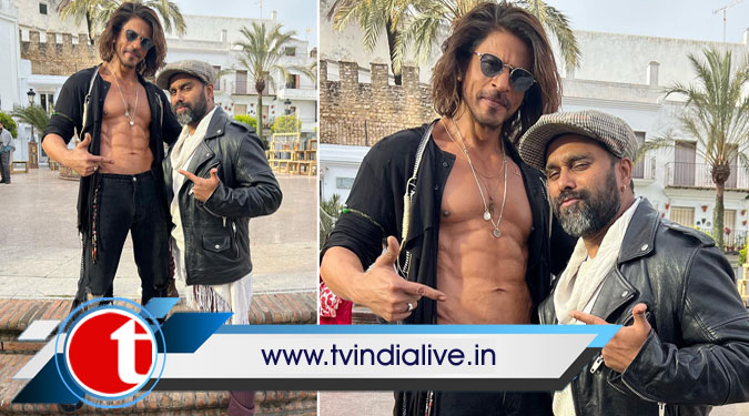 SRK was shy to show his abs in ‘Jhoome Jo Pathaan’, says choreographer