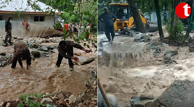 जम्मू कश्मीर में बादल फटा, रेस्क्यू ऑपरेशन जारी