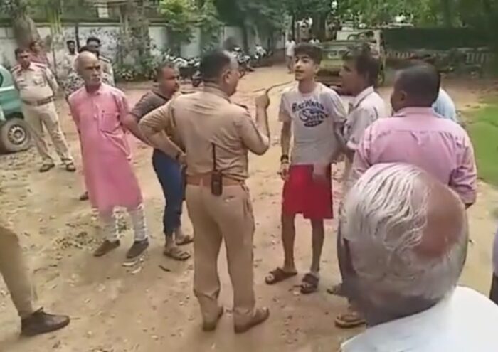 पुलिस लड़के को ठोक देगी, कांग्रेस का tweet , योगी सरकार में सनसनी