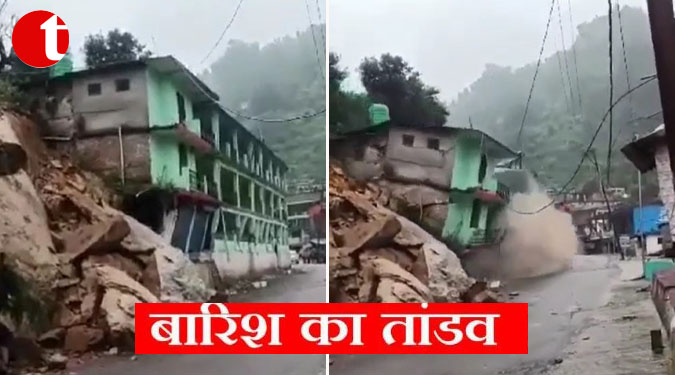 केदारघाटी में पत्ते की तरह ढह गया ३ मंजिला होटल